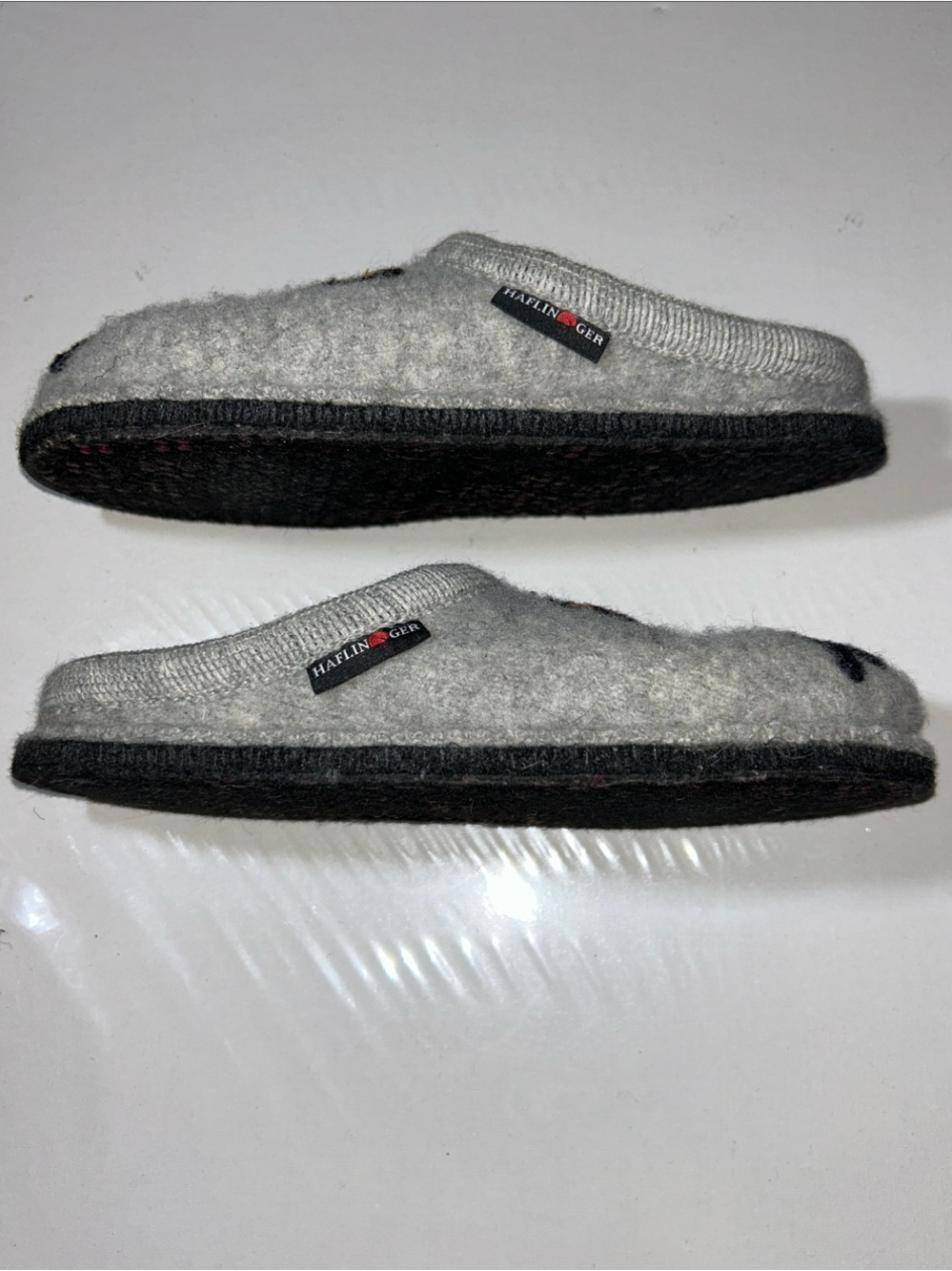 Haflinger 100% Natural Wool Sassy Cat Slippers Grey with Multicolor Cat Appliqué - Picture 3 of 9